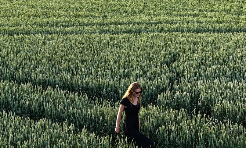 J. Crew Instagram campaign photographed and modelled by Emmy Rappe in Kalmar, Sweden (2025), picture 5 of 5