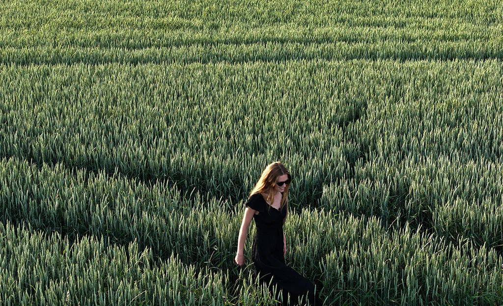 J. Crew Instagram campaign photographed and modelled by Emmy Rappe in Kalmar, Sweden (2025), picture 5 of 5